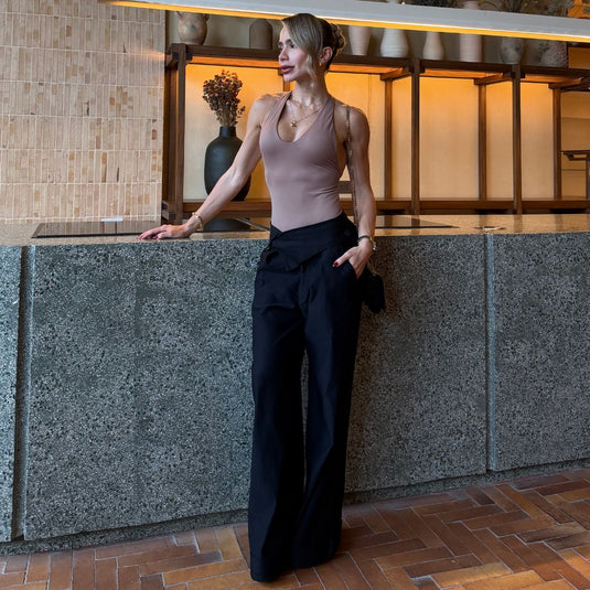 Staple bodysuit café
