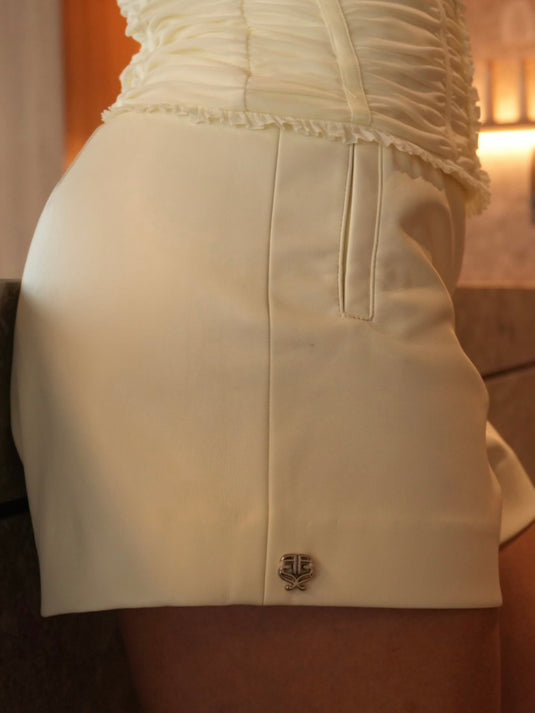 LIMITLESS SHORT MARFIL